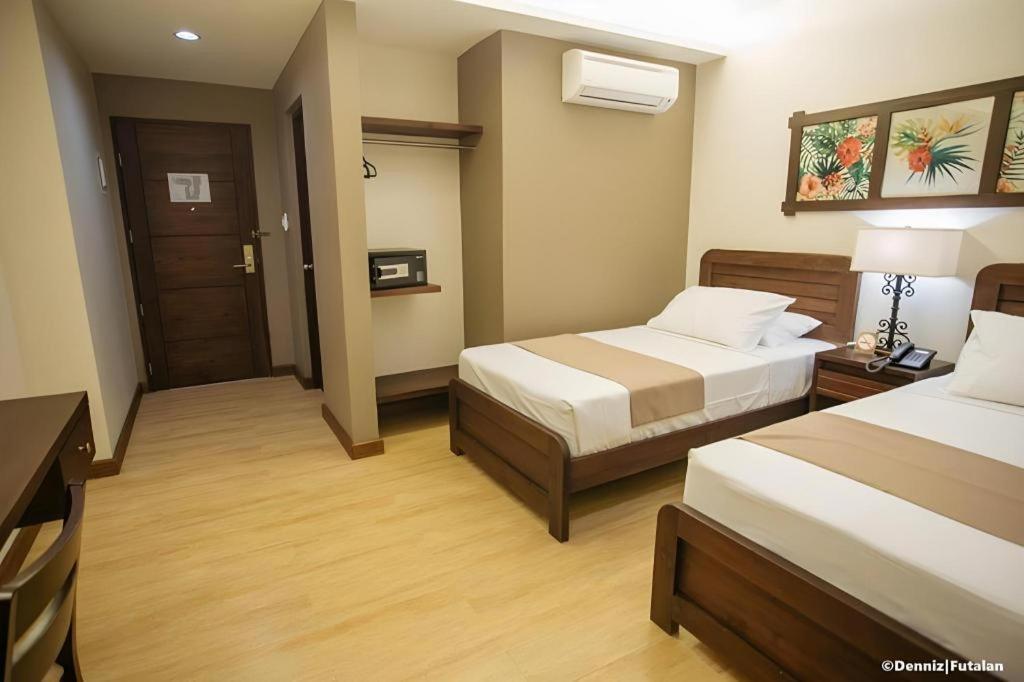 คาซา รูบิน Hotel Dumaguete City ภายนอก รูปภาพ