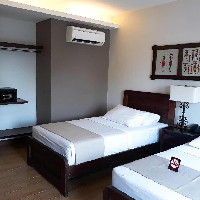 คาซา รูบิน Hotel Dumaguete City ภายนอก รูปภาพ