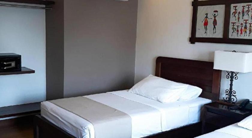 คาซา รูบิน Hotel Dumaguete City ภายนอก รูปภาพ