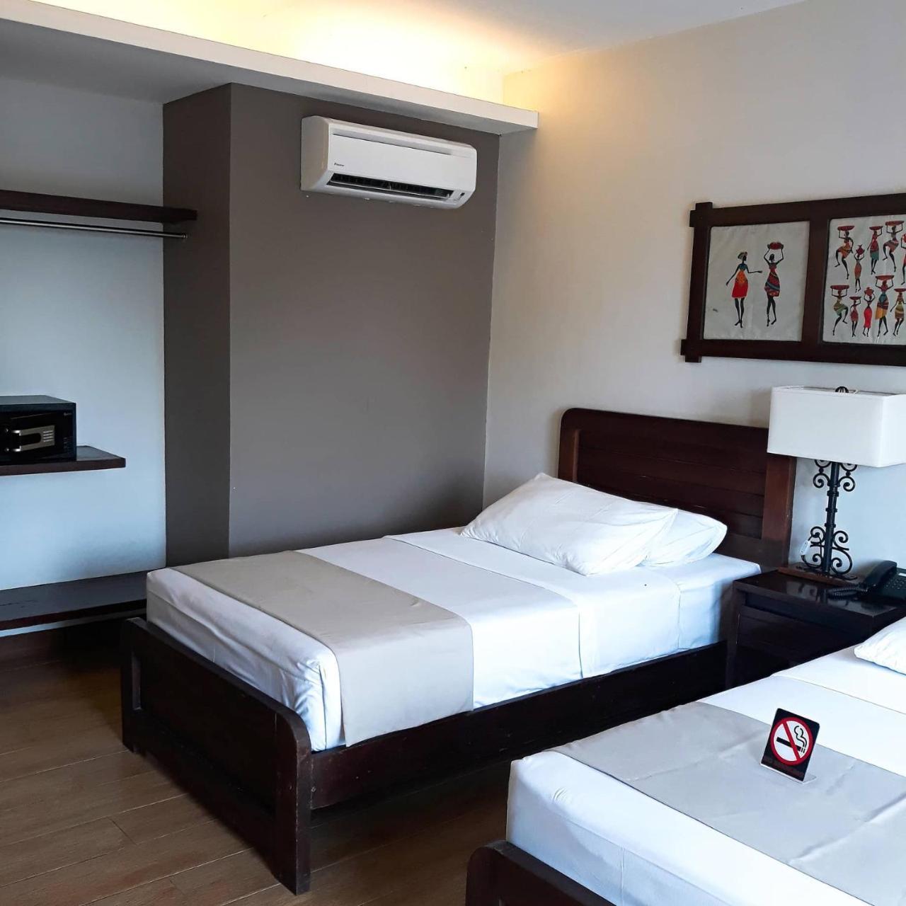 คาซา รูบิน Hotel Dumaguete City ภายนอก รูปภาพ